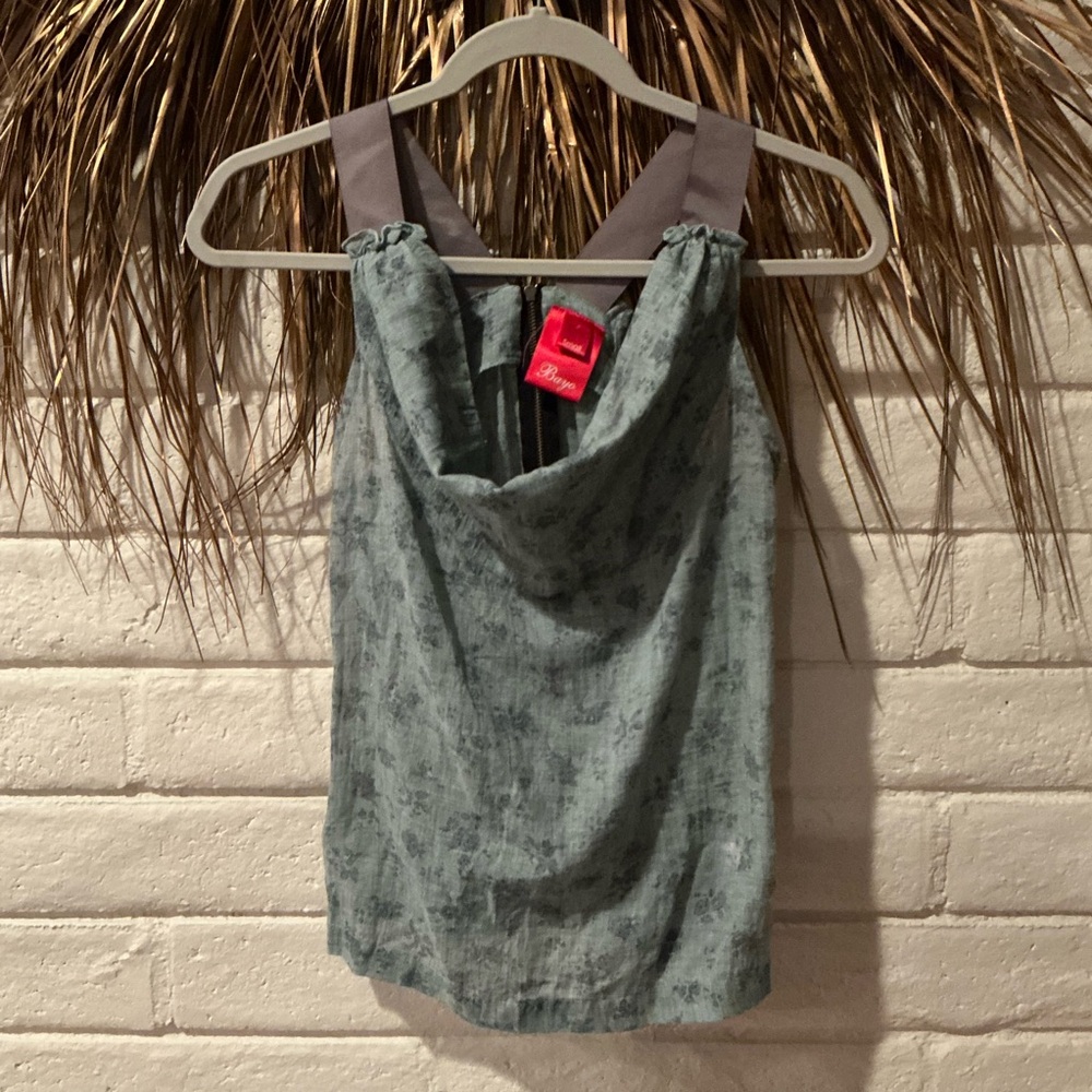 Chic Sleeveless Tank Top
